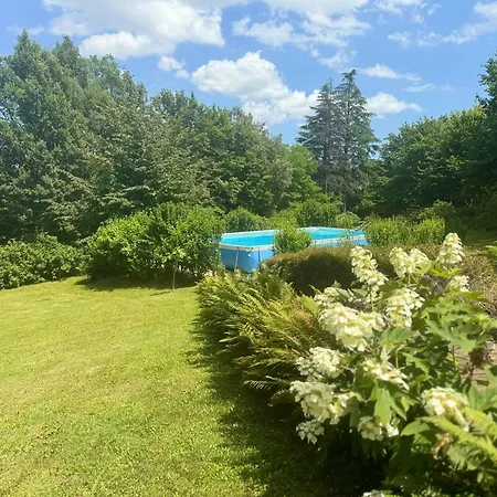 Charming With Private Pool Jacuzzi And Garden In בקתה