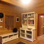 Cozy In 90 M² With Private Pool Domek alpejski *