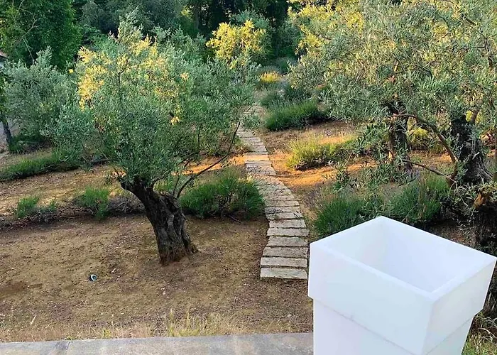 Cozy In 90 M² With Private Pool *